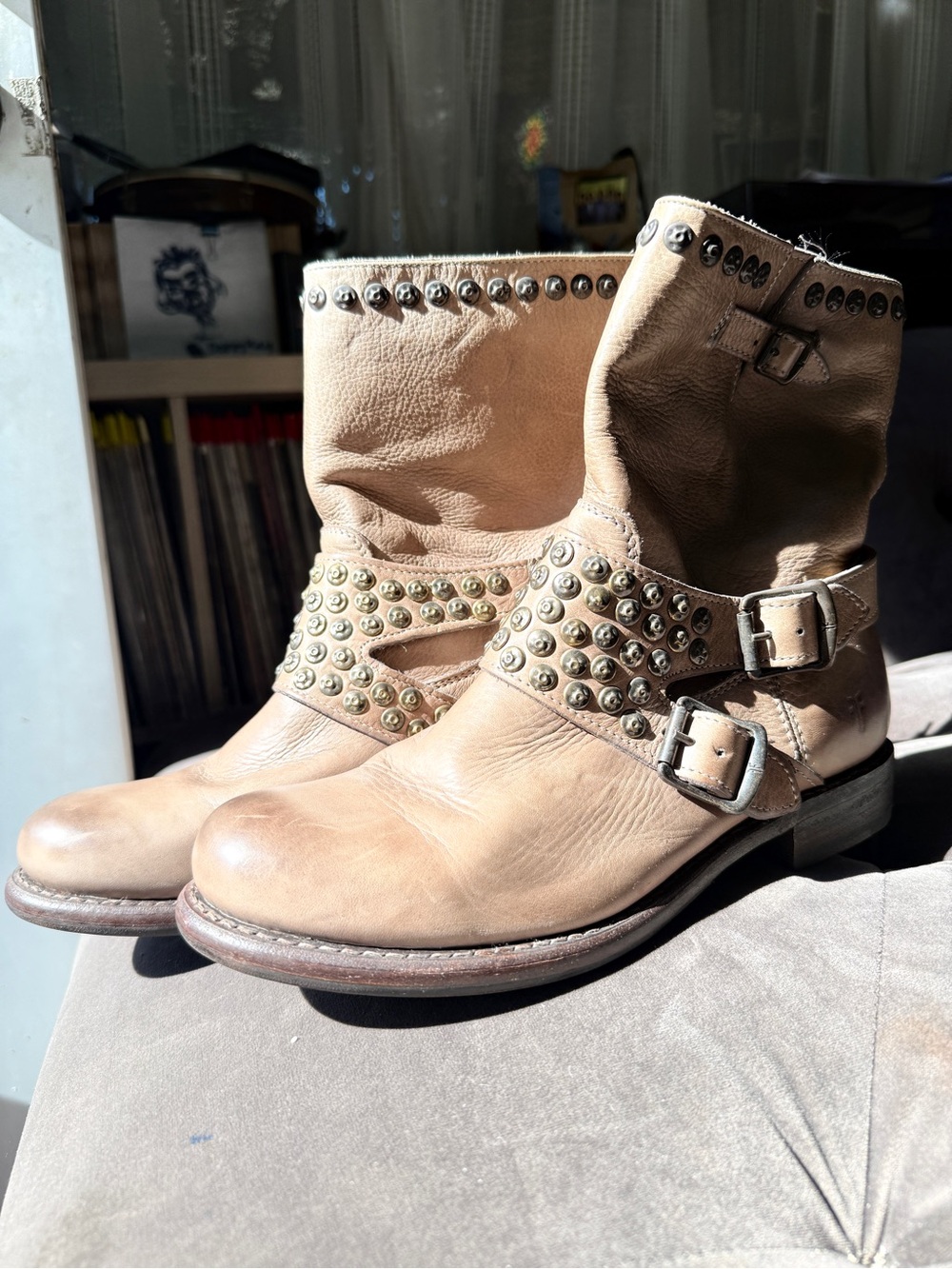 Frye Studded Harness Moto Boots Tan Leather Skull Studs Size 9B